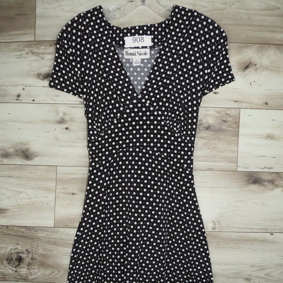 Ronni Nicole Dresses & Skirts - Ronni Nicole* Women's Short Sleeve V-Neck Tie Back Polka Dot Midi Dress~ Size 8